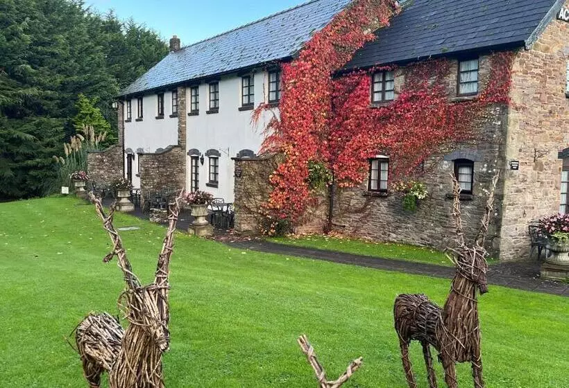 Hotelli The Greyhound Inn And