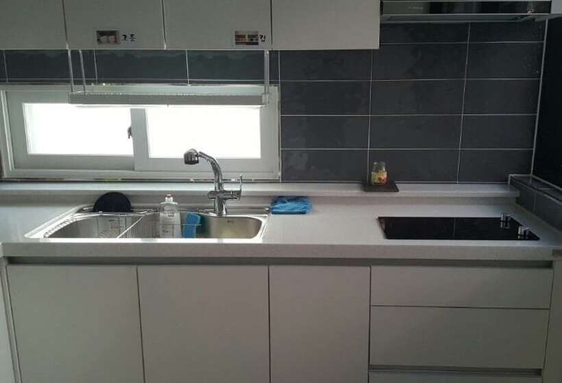 Min Guest House   Hostel