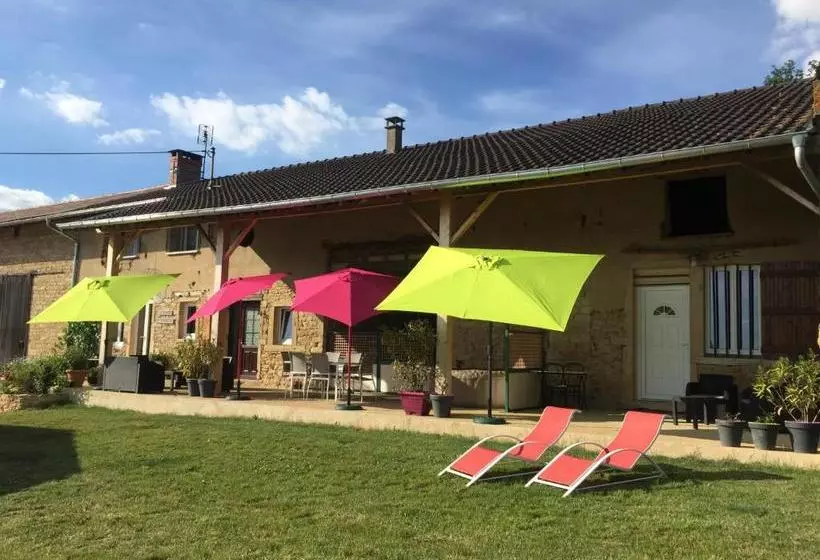 Aamiaismajoitus (B&B) La Ferme Du Bonheur