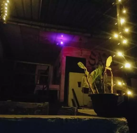 Aamiaismajoitus (B&B) Sandaru Surffing Inn