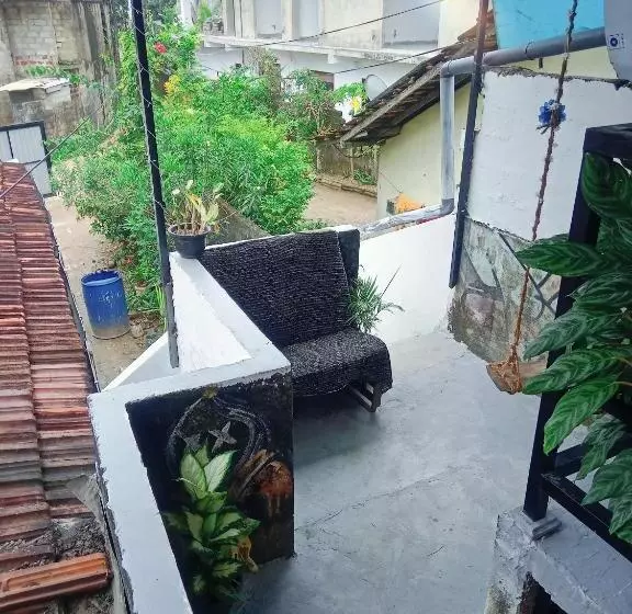 Aamiaismajoitus (B&B) Sandaru Surffing Inn