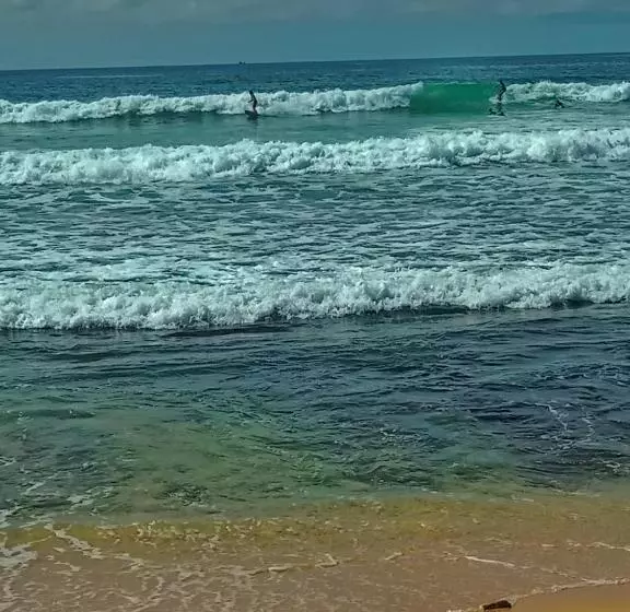 Aamiaismajoitus (B&B) Sandaru Surffing Inn