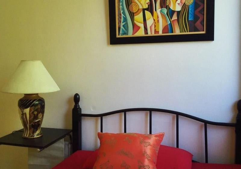 Happy To Mingle Hostel @ Manila Airport