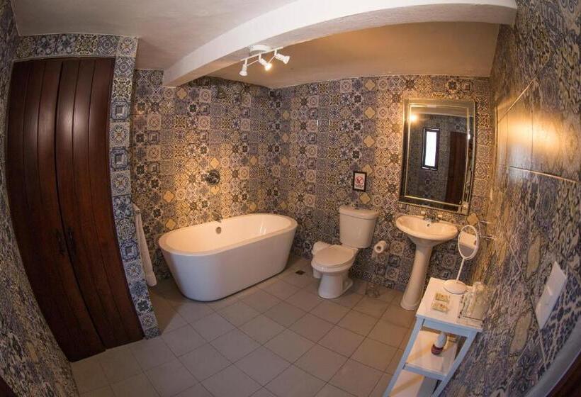 هتل Colonial 154 H Boutique