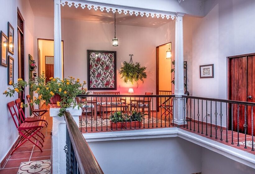 هتل Colonial 154 H Boutique