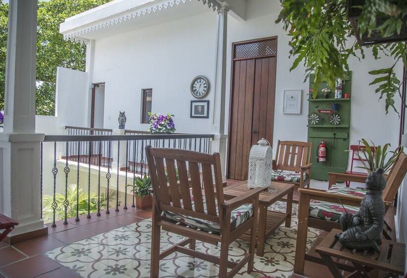 هتل Colonial 154 H Boutique