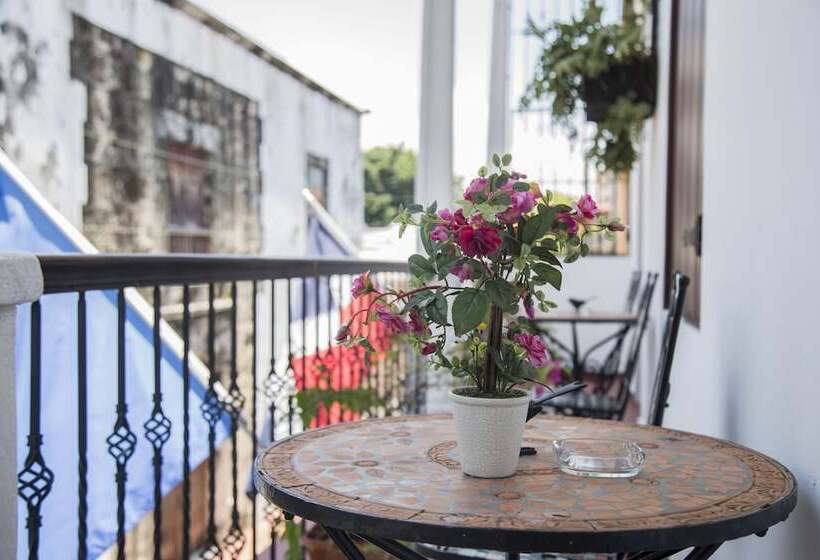 هتل Colonial 154 H Boutique