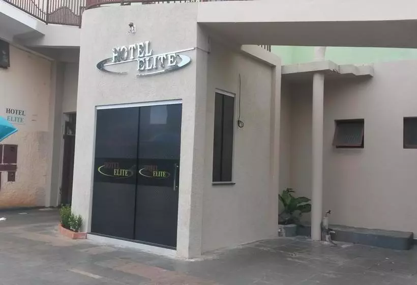 ホテル Elite