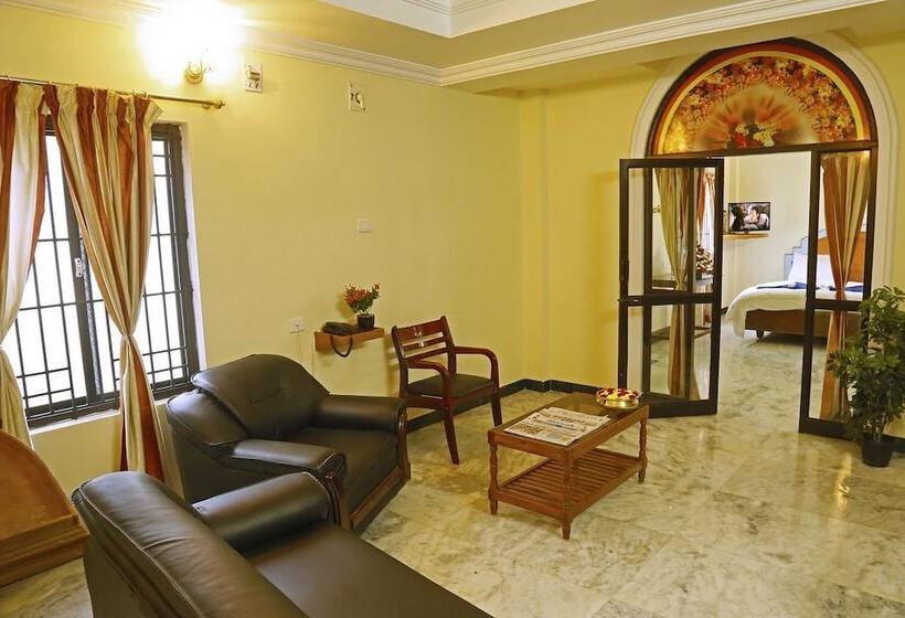 Отель Ganga Palace