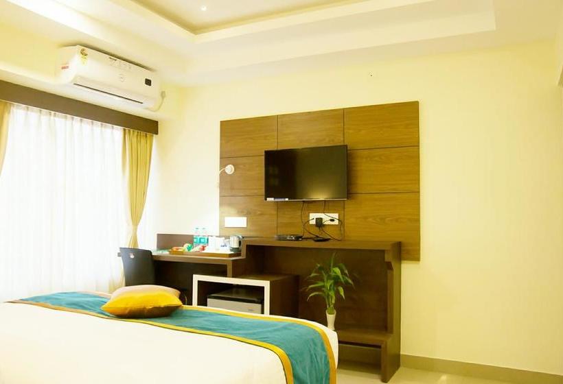 Fabhotel Park Riviera