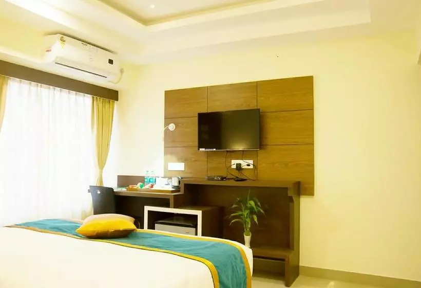 Fabhotel Park Riviera