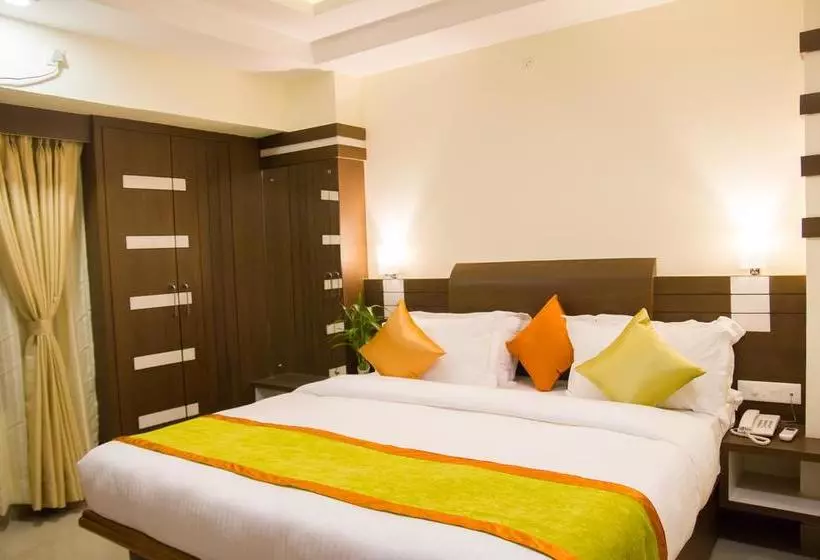 Fabhotel Park Riviera