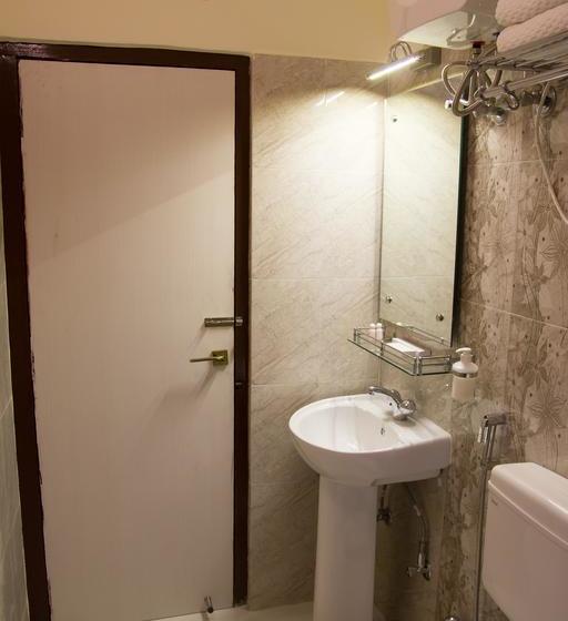 Fabhotel Park Riviera