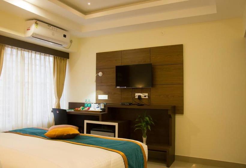 Fabhotel Park Riviera