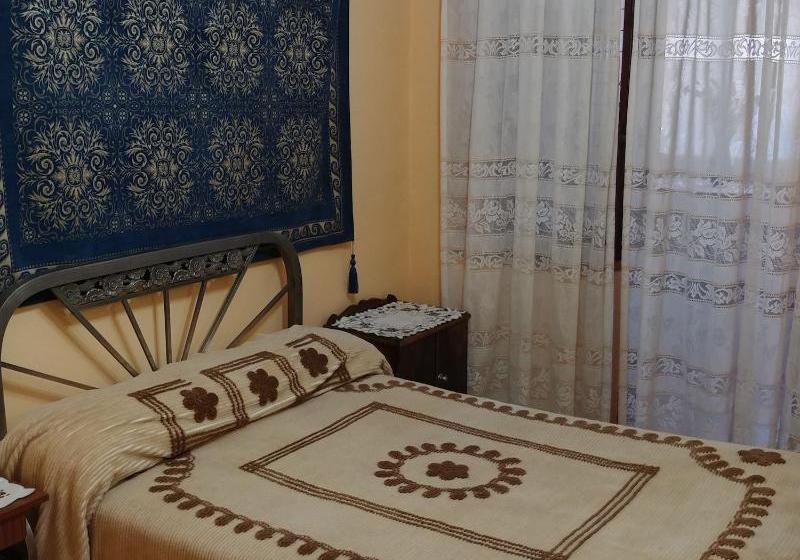 בית מלון כפרי The Garden House 1975 La Casa De La Pradera