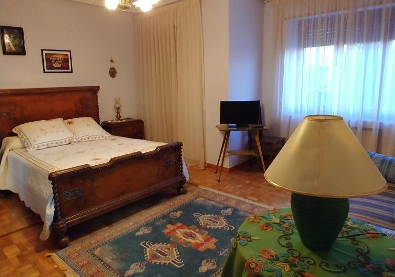 בית מלון כפרי The Garden House 1975 La Casa De La Pradera