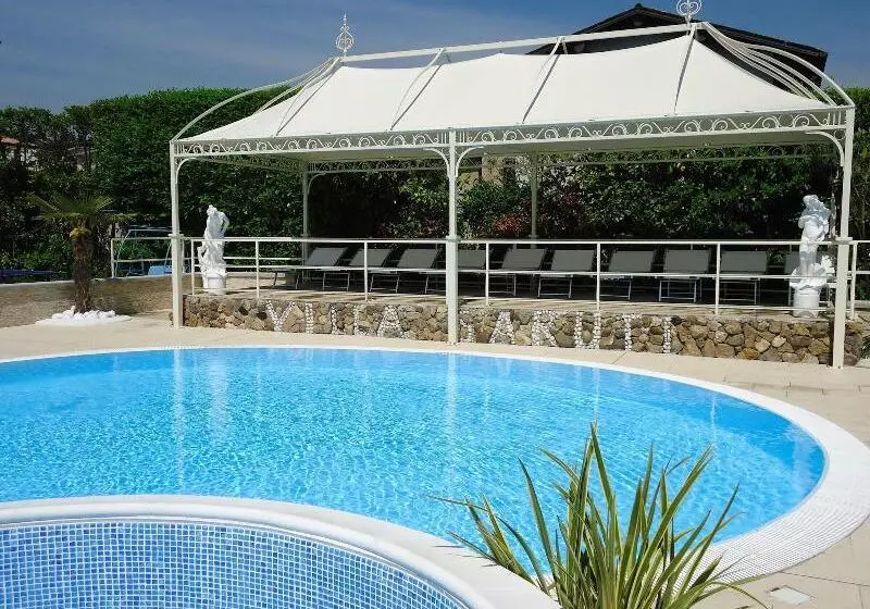 ホテル Villa Garuti