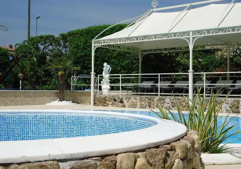 ホテル Villa Garuti