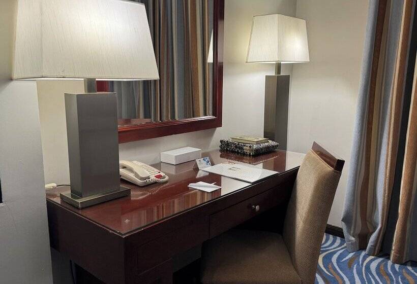 Al Safwah Hotel Tower 3