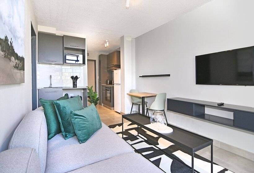 Circa Aparthotel By Totalstay