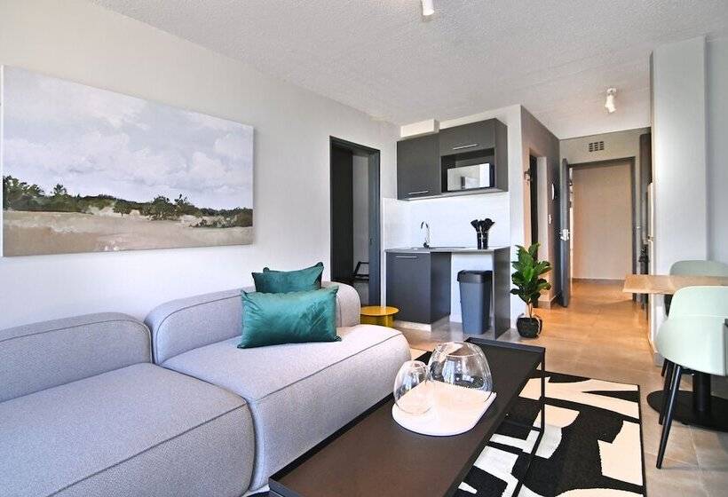 Circa Aparthotel By Totalstay