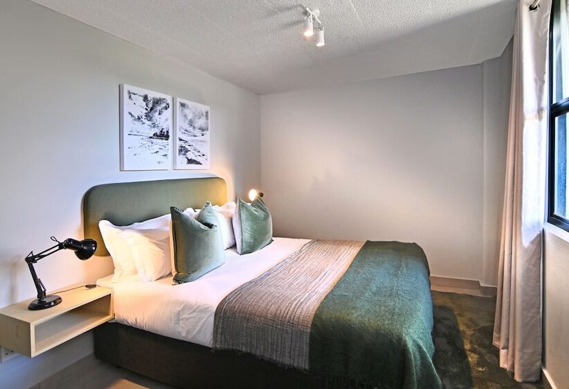 Circa Aparthotel By Totalstay