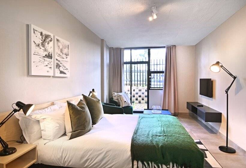 Circa Aparthotel By Totalstay