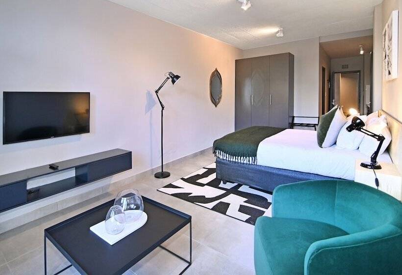 Circa Aparthotel By Totalstay