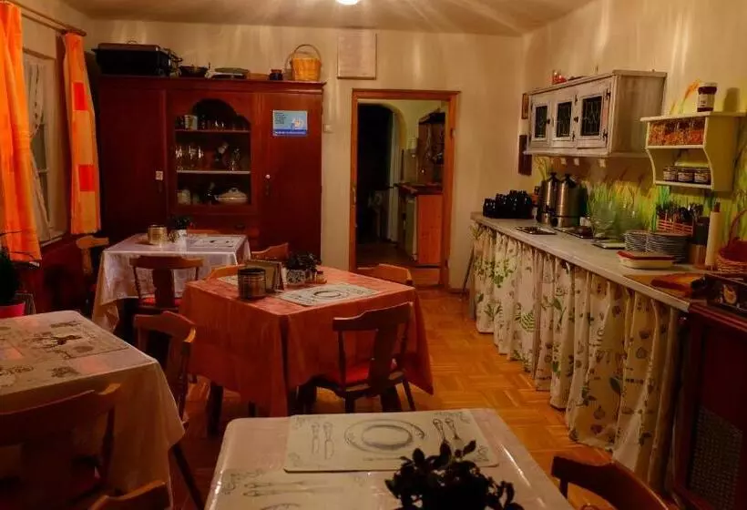 ユースホステル "0" Sterne  Weisses Rössl In Leutasch/tirol