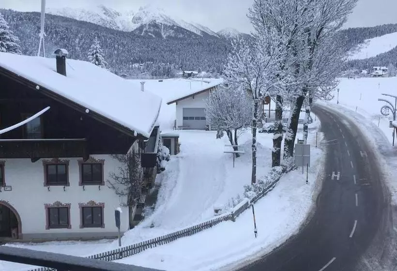 ユースホステル "0" Sterne  Weisses Rössl In Leutasch/tirol