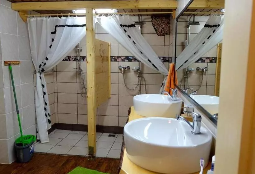 ユースホステル "0" Sterne  Weisses Rössl In Leutasch/tirol
