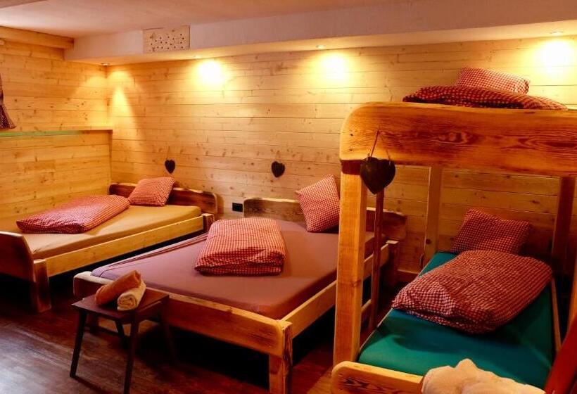 فندق صغير "0" Sterne  Weisses Rössl In Leutasch/tirol