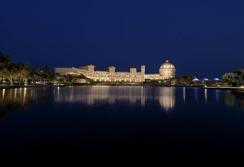 Amanora The Fern Hotels & Club