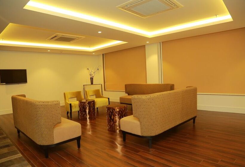 Amanora The Fern Hotels & Club