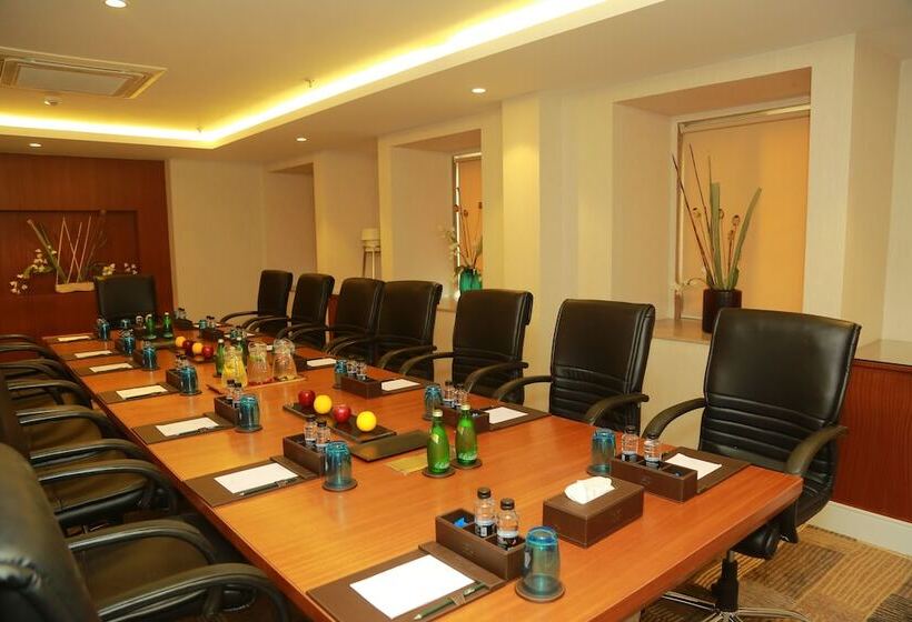 Amanora The Fern Hotels & Club