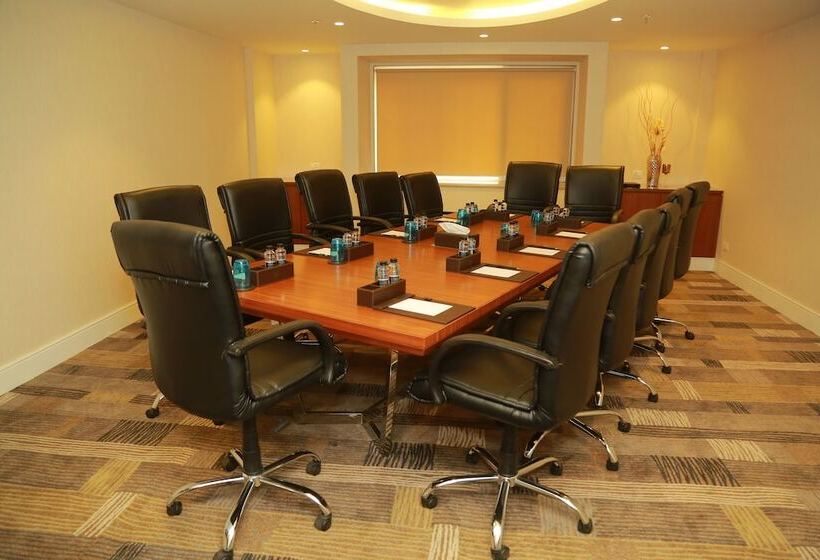 Amanora The Fern Hotels & Club