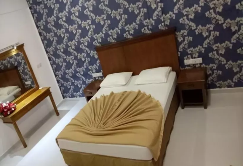 Garden Beach Hotel Kalutara