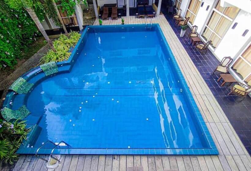 Garden Beach Hotel Kalutara