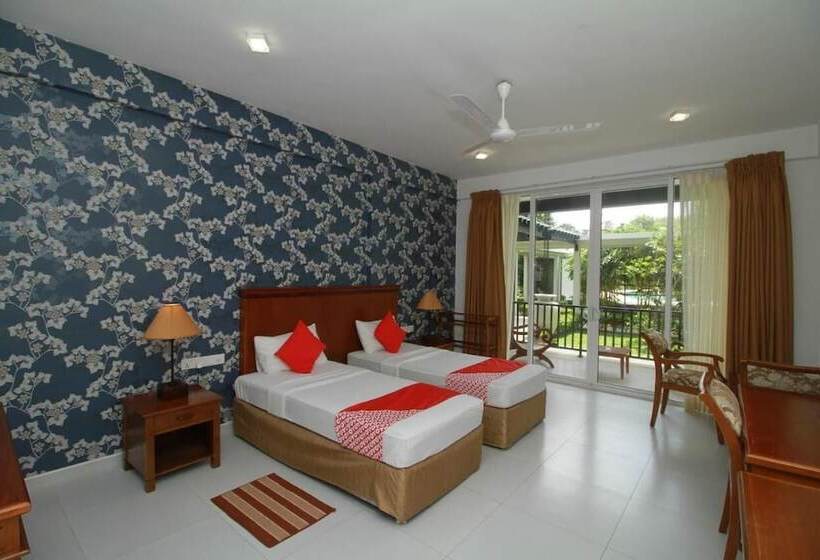 Garden Beach Hotel Kalutara