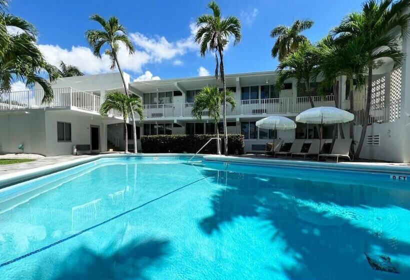 Garden Beach Hotel Kalutara