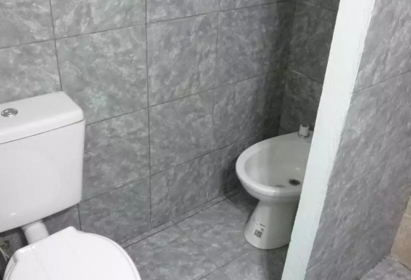 هتل Apart Eva Luna Departamentos Y Habitaciones Con Baño Privado