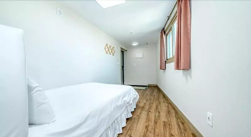 هتل Jeju Skyhill Business