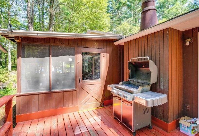 Berkshire Hideaway W/ Fire Pit & Playground!