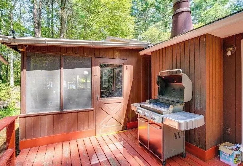 Berkshire Hideaway W/ Fire Pit & Playground!