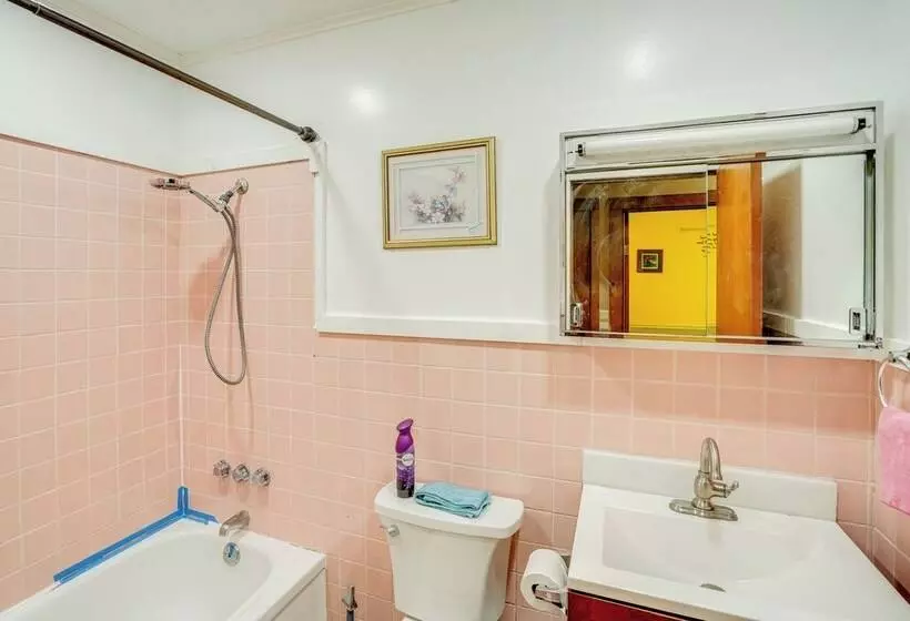 Berkshire Hideaway W/ Fire Pit & Playground!