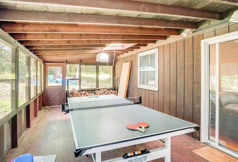 Berkshire Hideaway W/ Fire Pit & Playground!