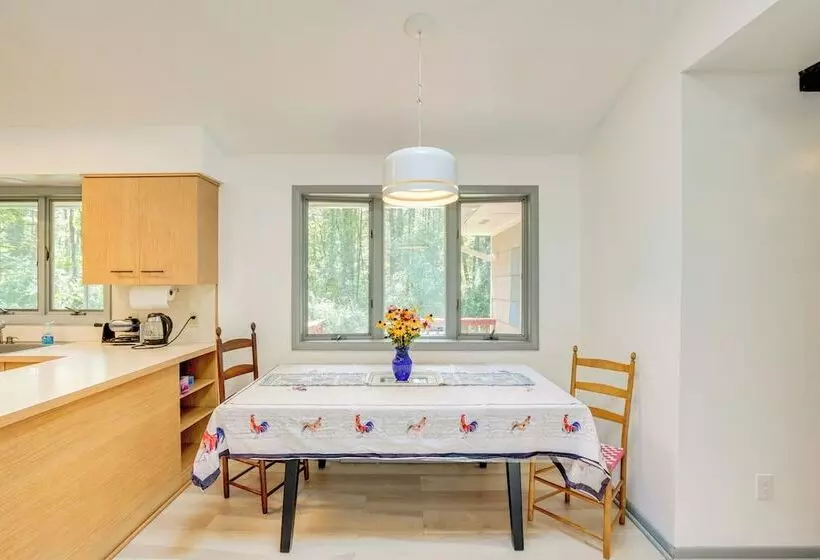 Berkshire Hideaway W/ Fire Pit & Playground!