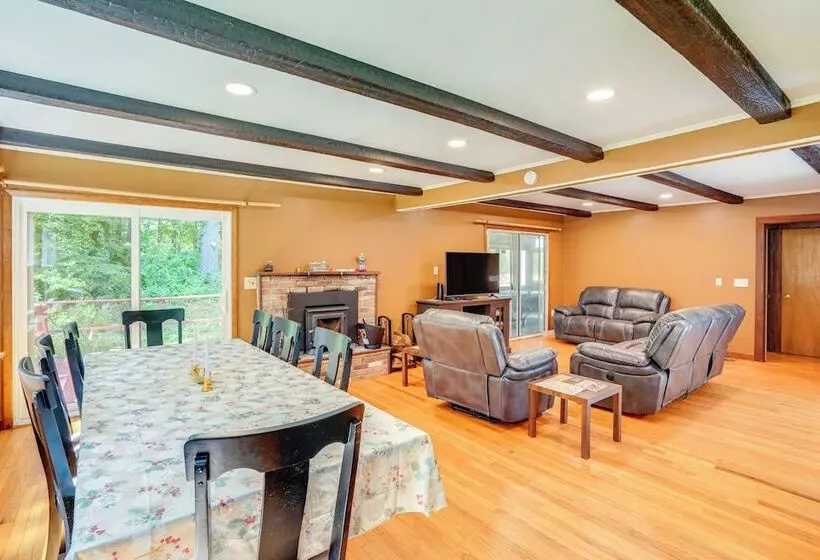 Berkshire Hideaway W/ Fire Pit & Playground!