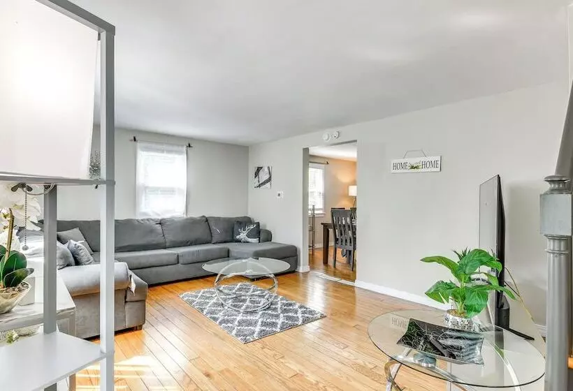 3 Mi To Dtwn Syracuse: Home W/ Fenced Yard!