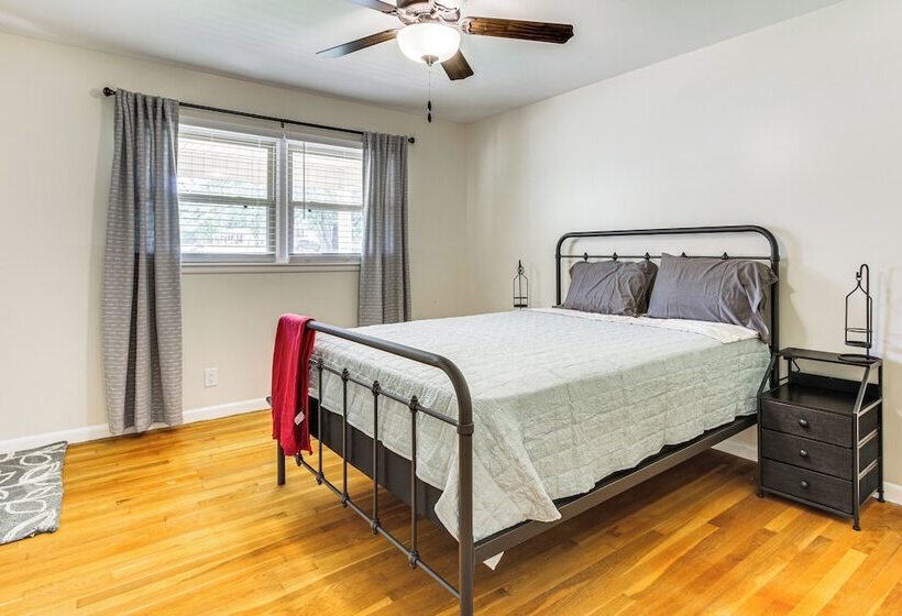 Florence Family Home W/ Dog Friendly Yard